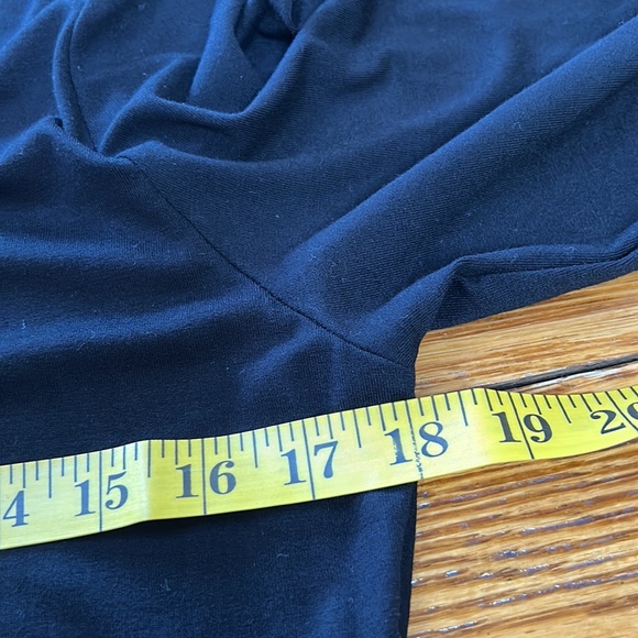 Bellatrix black maxi dress. Long sleeves with side pockets. New w/Tag. Size 1X - Picture 6 of 12